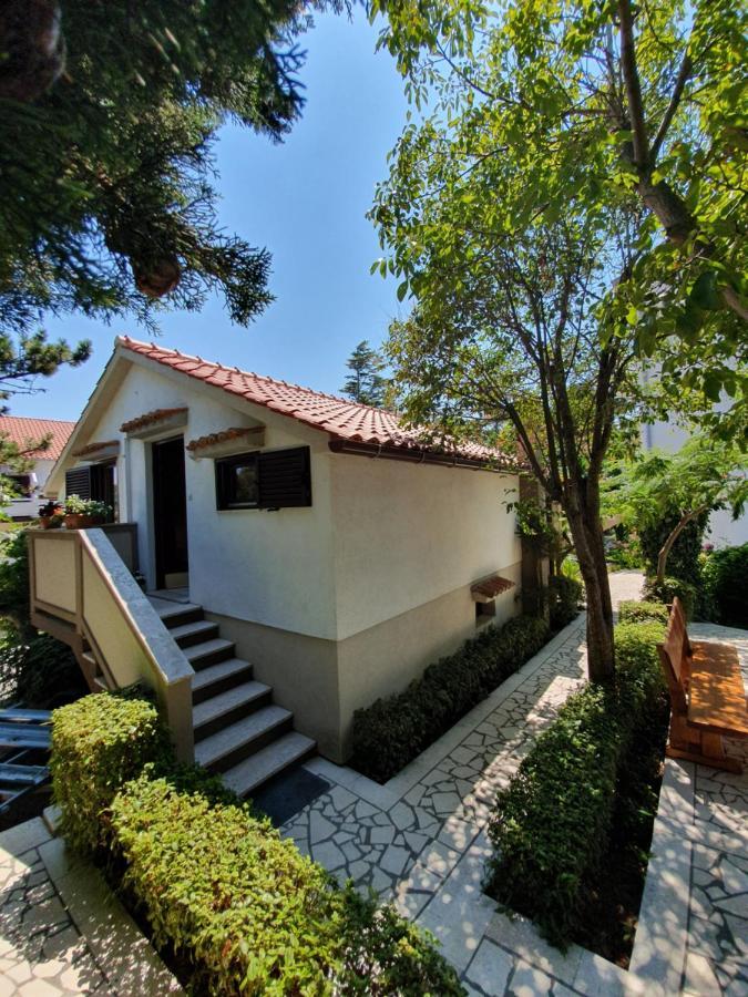 Apartments Angela Kampor Exterior photo